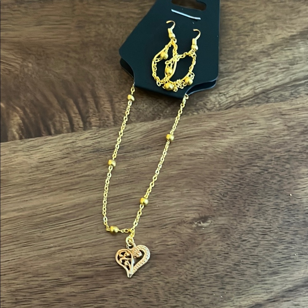 Elegant Gold Heart Bracelet and Earring Set